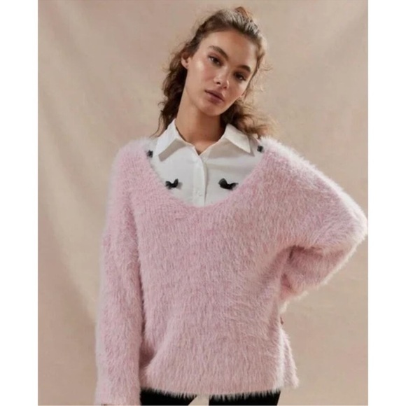 NEW Urban Outfitters Priscilla Pink Fuzzy V Beck pullover sweater women size S - Picture 3 of 9